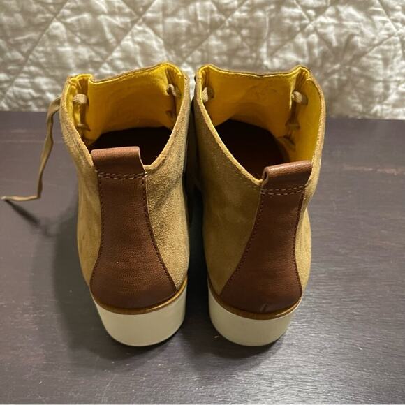 ED by Ellen Degeneres Tan Suede Booties Size 10 NWOT - Picture 3 of 5
